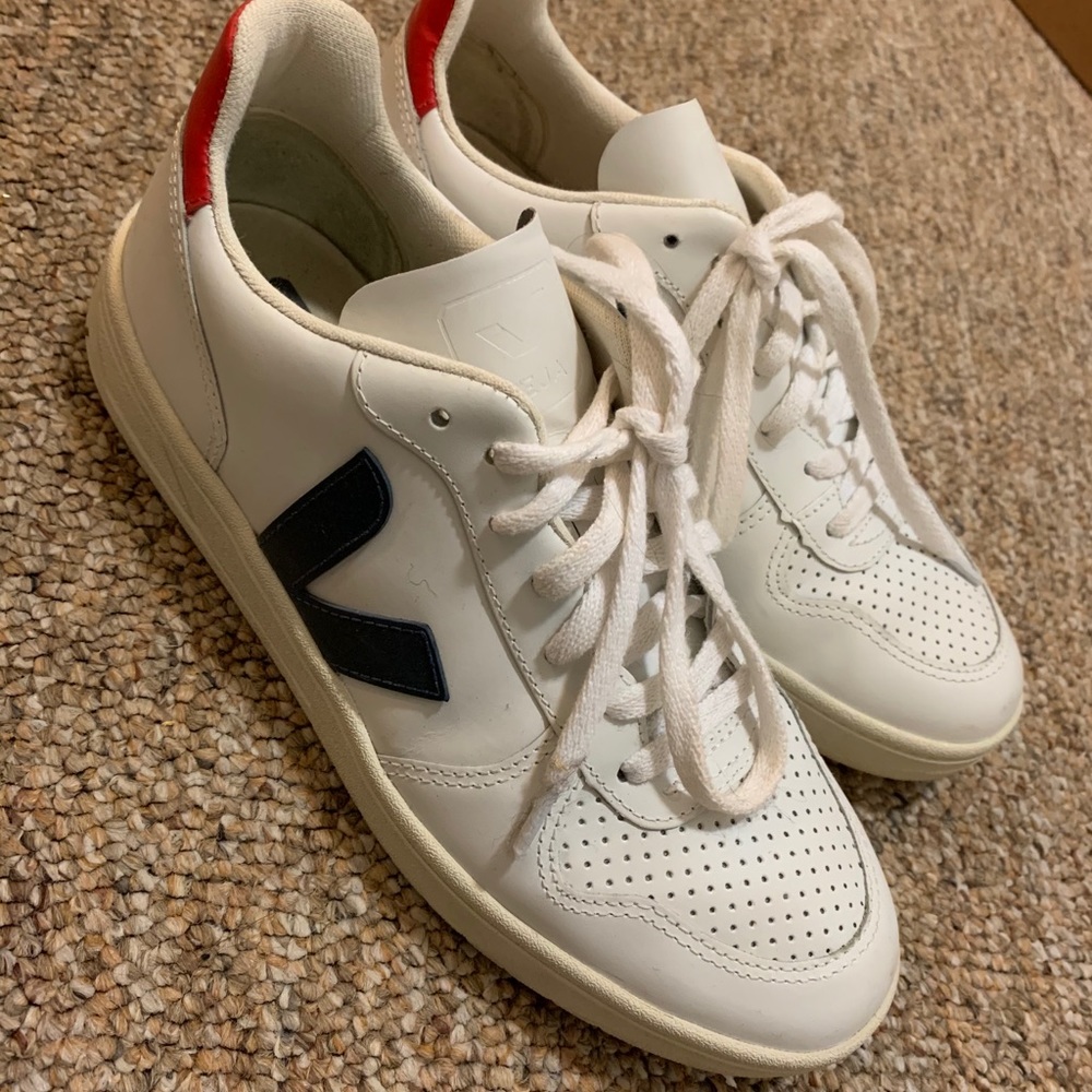 Women’s Veja V-10 Sneakers